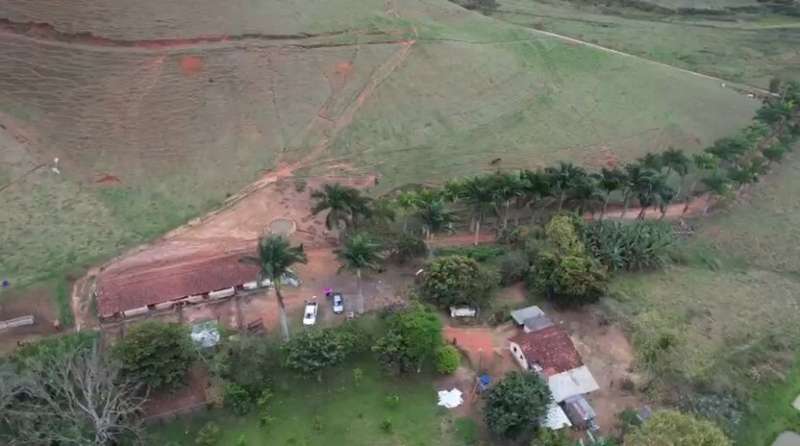 Sítio à Venda no bairro Zona Rural em Rio das Flores imagem 11